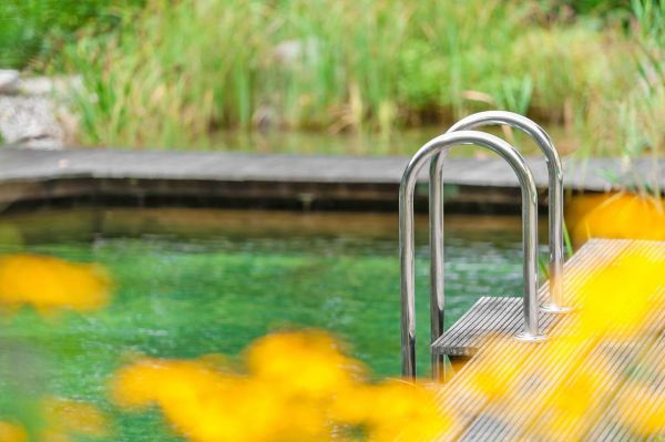 Schwimmteich für warme Sommertage