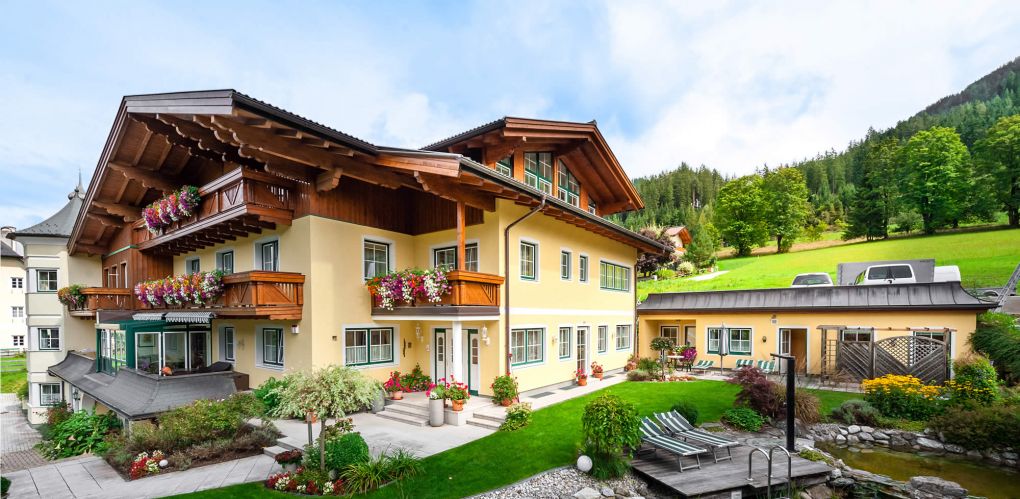 Hotel-Garni Haus am Hammerrain in Flachau - Zimmer und Appartements in zentraler, sonniger Lage