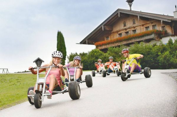Mit dem Mountaincart talwärts sausen